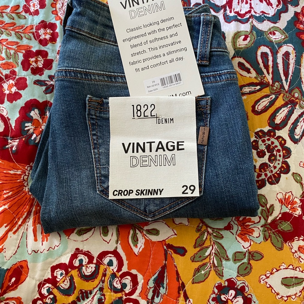 Cuffed 1822 cropped jean. NWT